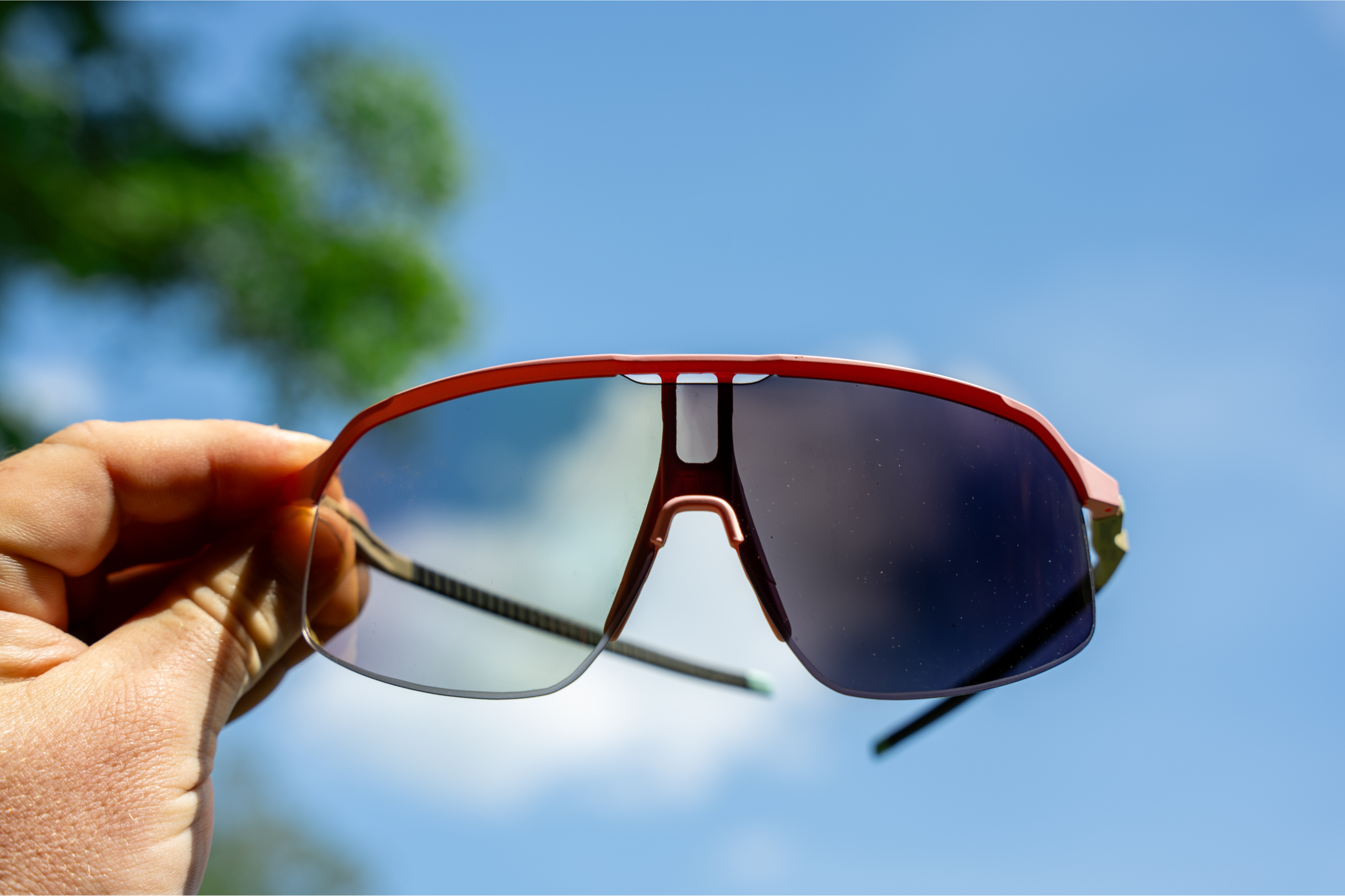 REACTIV in Action: How Photochromic Lens Tech Works