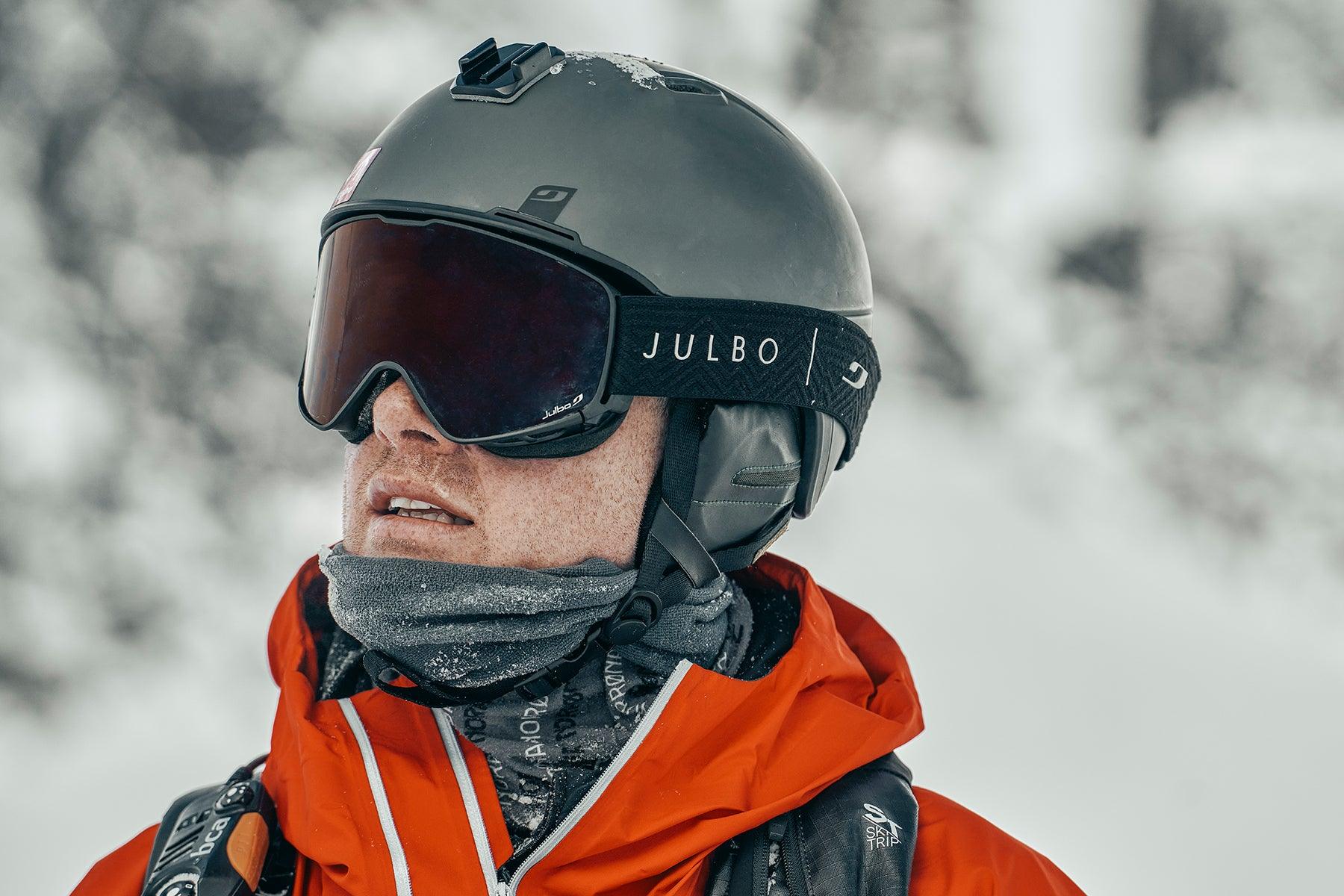 black helmet and goggles snowboarding OutdoorMaster Kelvin Ski & Snowboard Set with RPO Less is more Smith Holt Helmet - Matte
